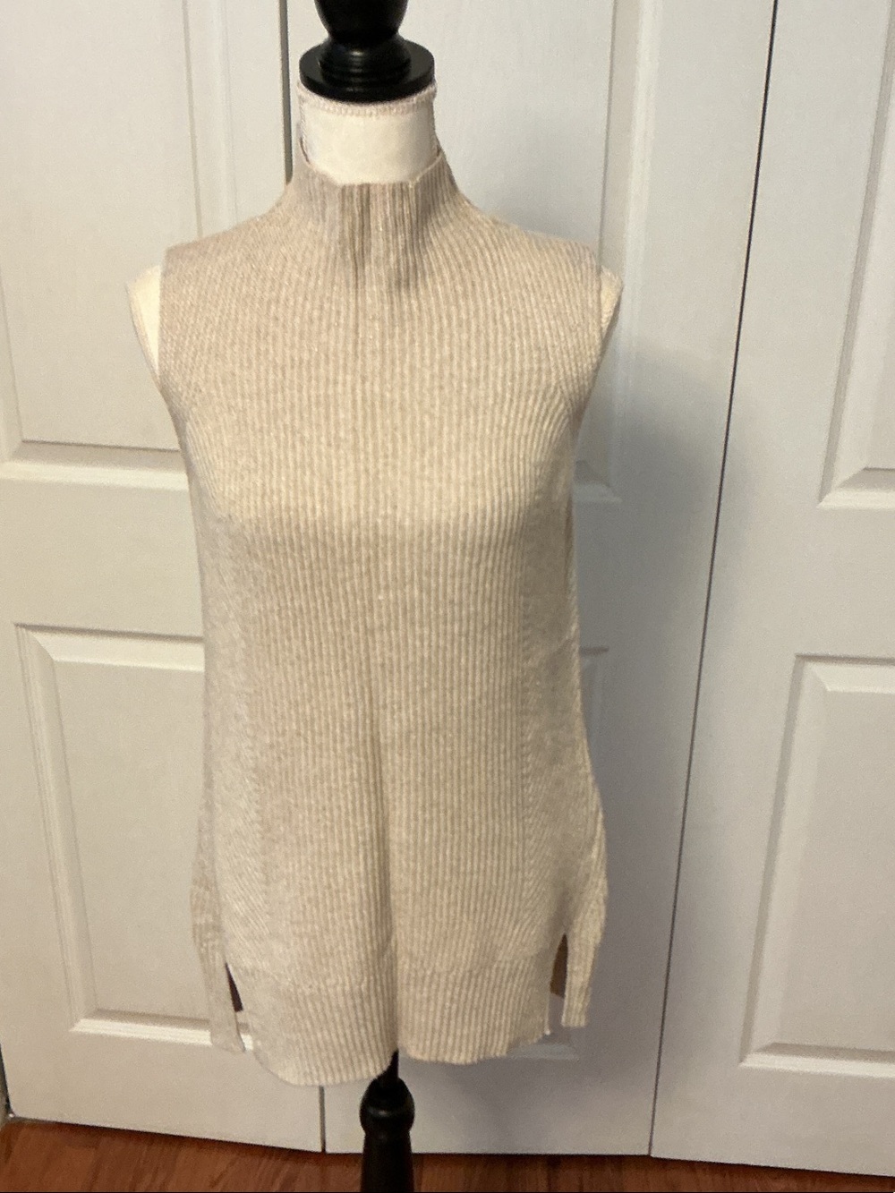 Simply Vera Vera Wang Sleeveless Ribbed Mock Neck Sweater - Cream